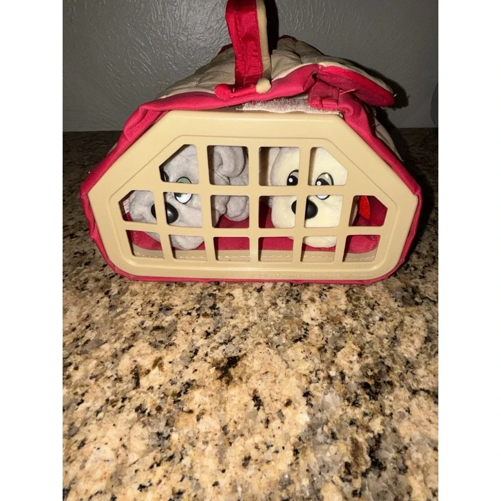 Vintage 1980s Pound Puppies Newborns Carrier Case w/ 2 Puppies - Picture 2 of 3